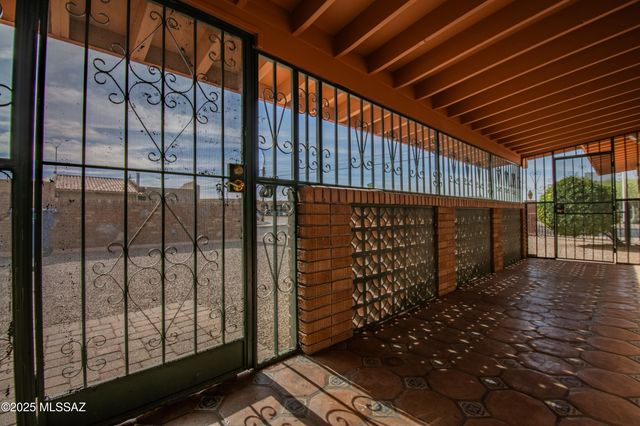 5101 E 9th Street, Tucson, AZ 85711