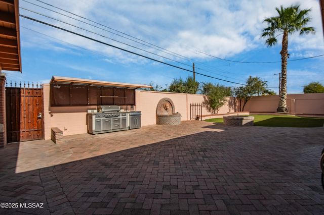 5101 E 9th Street, Tucson, AZ 85711