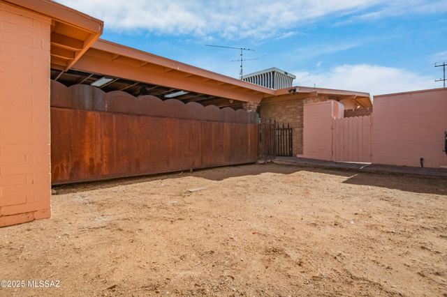 5101 E 9th Street, Tucson, AZ 85711