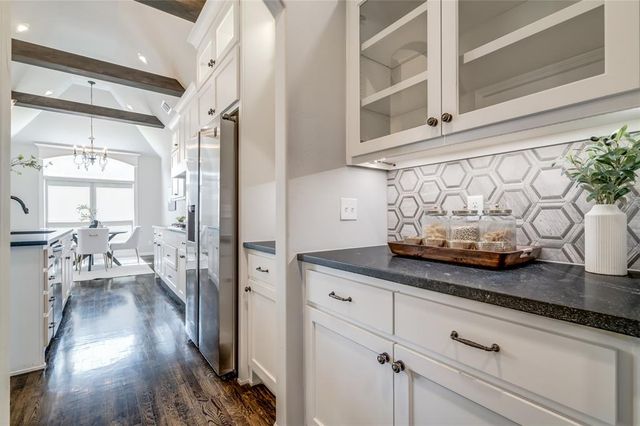 18801 Hidden Hill Terrace, Edmond, OK 73012