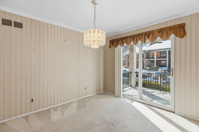 27636 E Echo Valley E 136, Farmington Hills, MI 48334