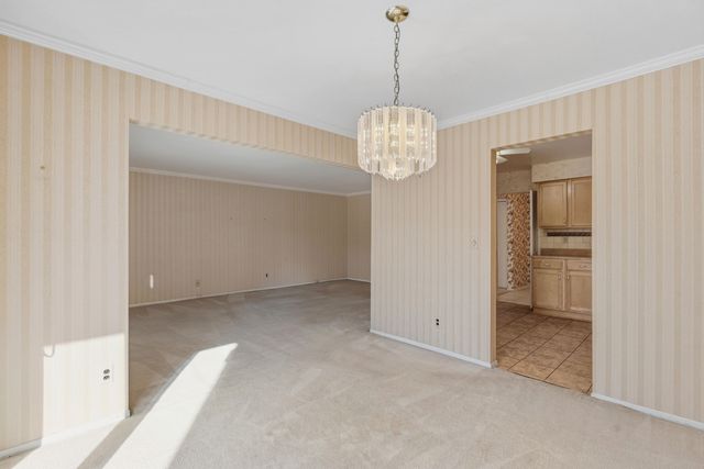 27636 E Echo Valley E 136, Farmington Hills, MI 48334