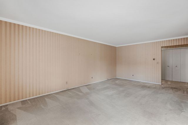 27636 E Echo Valley E 136, Farmington Hills, MI 48334