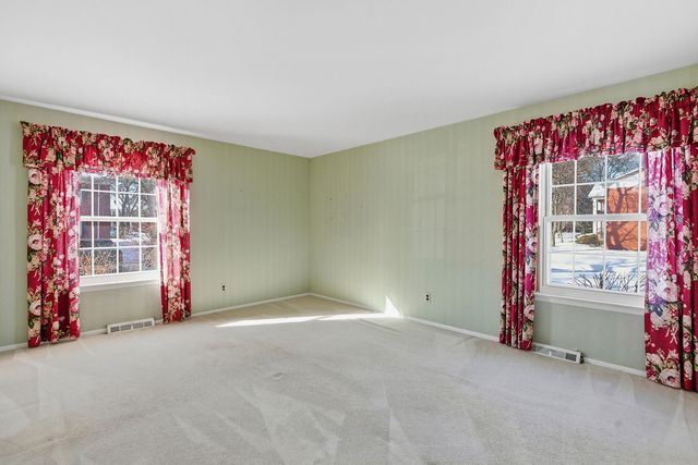 27636 E Echo Valley E 136, Farmington Hills, MI 48334