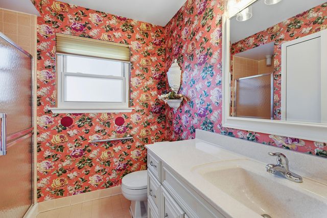 27636 E Echo Valley E 136, Farmington Hills, MI 48334