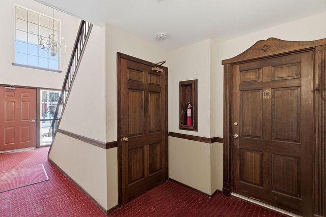 27636 E Echo Valley E 136, Farmington Hills, MI 48334