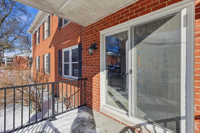 27636 E Echo Valley E 136, Farmington Hills, MI 48334