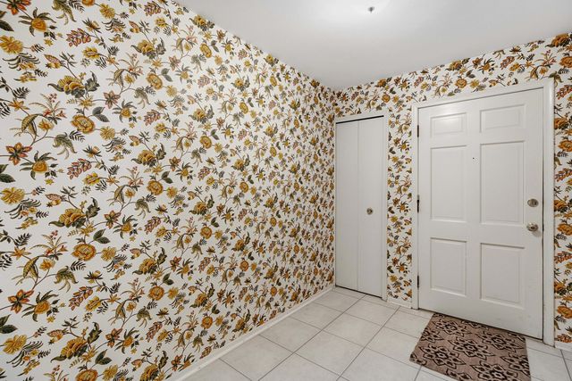 27636 E Echo Valley E 136, Farmington Hills, MI 48334