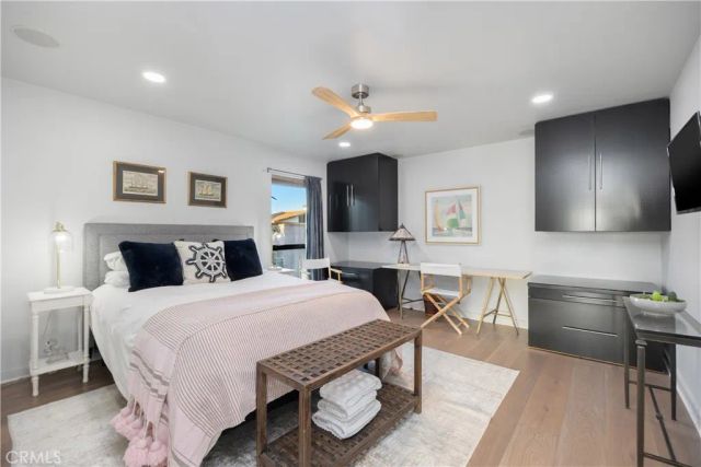 5322 Marina Pacifica Drive South, Long Beach, CA 90803