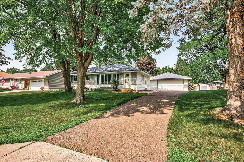 8761 Indahl Avenue S, Cottage Grove, MN 55016
