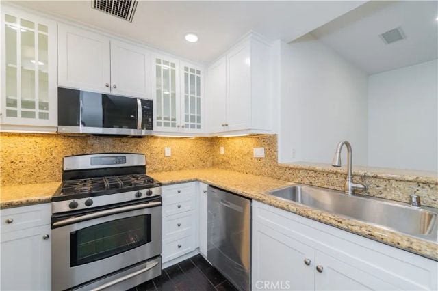 235 Dewdrop, Irvine, CA 92603