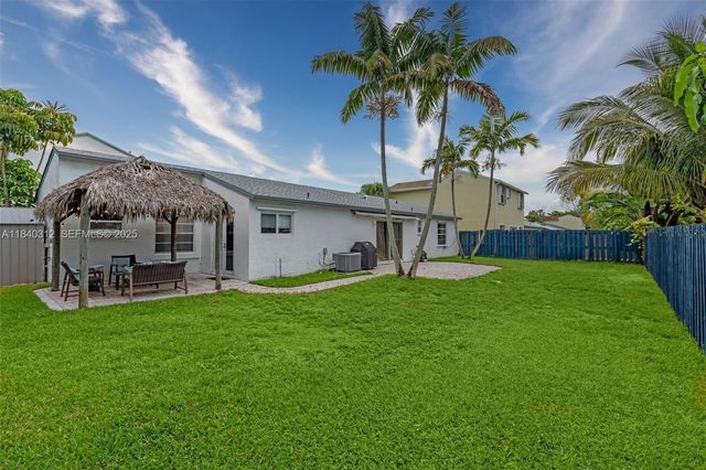 535 Radford Terrace, Davie, FL 33325