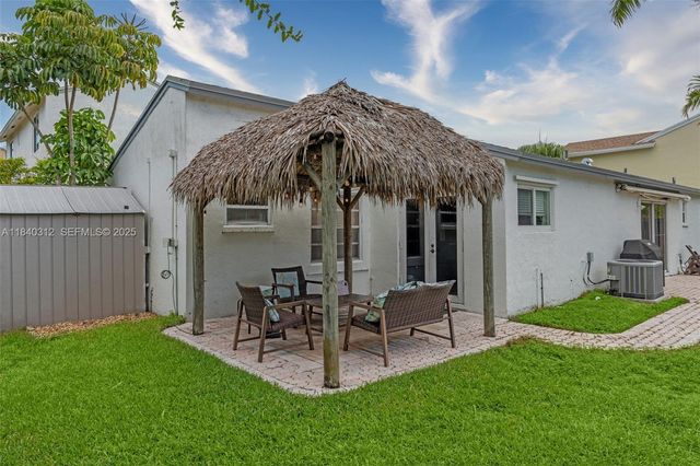 535 Radford Terrace, Davie, FL 33325