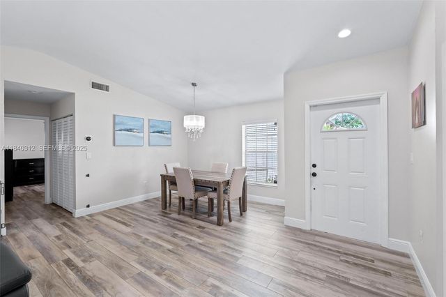 535 Radford Terrace, Davie, FL 33325