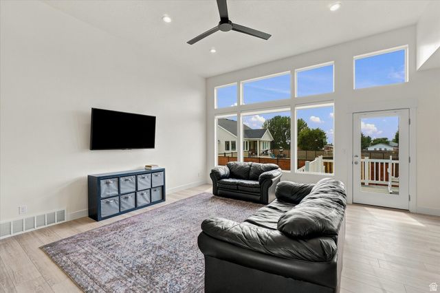 273 W 400 S, Lehi, UT 84043