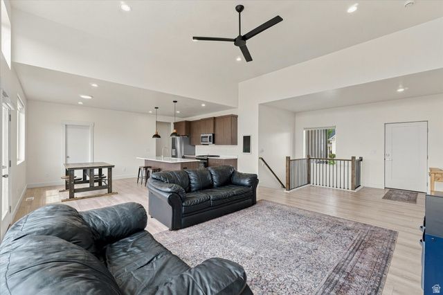 273 W 400 S, Lehi, UT 84043