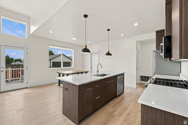 273 W 400 S, Lehi, UT 84043