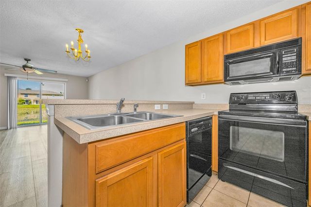 8015 SAVANNAH SUNSET LANE, Tampa, FL 33615