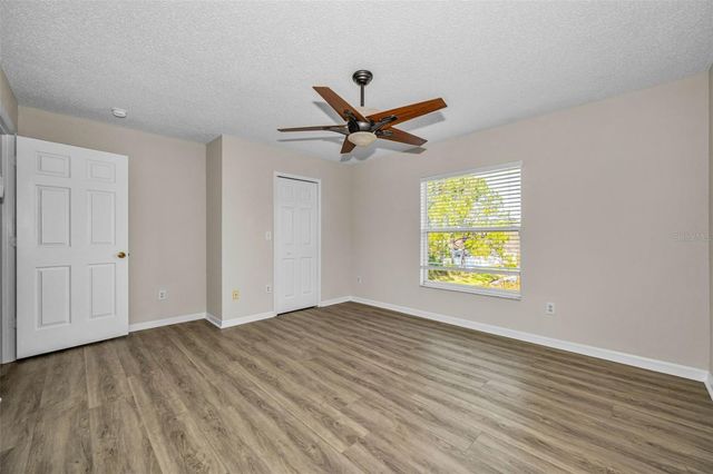 8015 SAVANNAH SUNSET LANE, Tampa, FL 33615