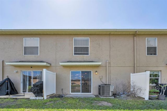 8015 SAVANNAH SUNSET LANE, Tampa, FL 33615