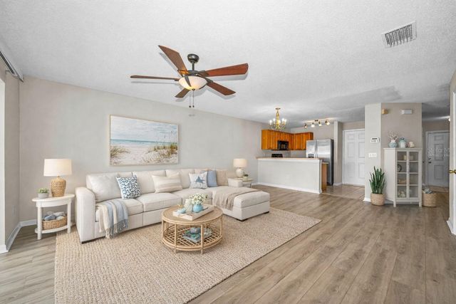 8015 SAVANNAH SUNSET LANE, Tampa, FL 33615