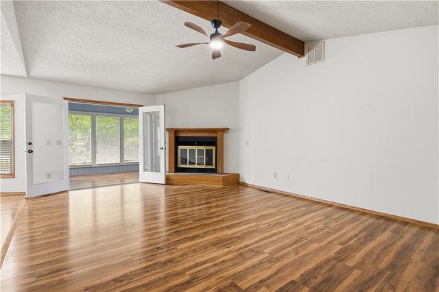 33 Farnham Drive, Bella Vista, AR 72714