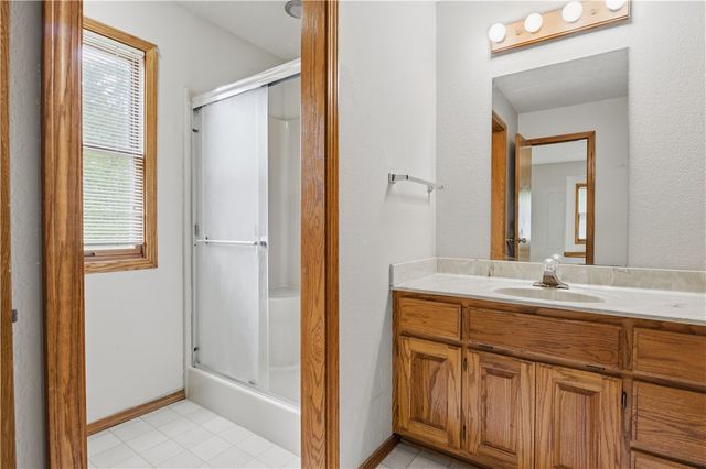 33 Farnham Drive, Bella Vista, AR 72714