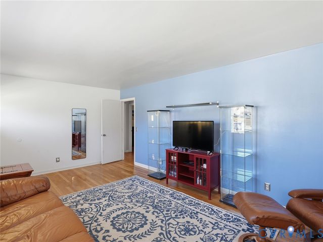 107 S Colonial Dr, Hopewell, VA 23860