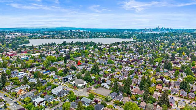 731 N 80th Street, Seattle, WA 98103
