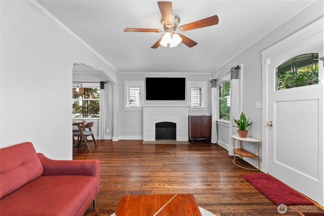 731 N 80th Street, Seattle, WA 98103