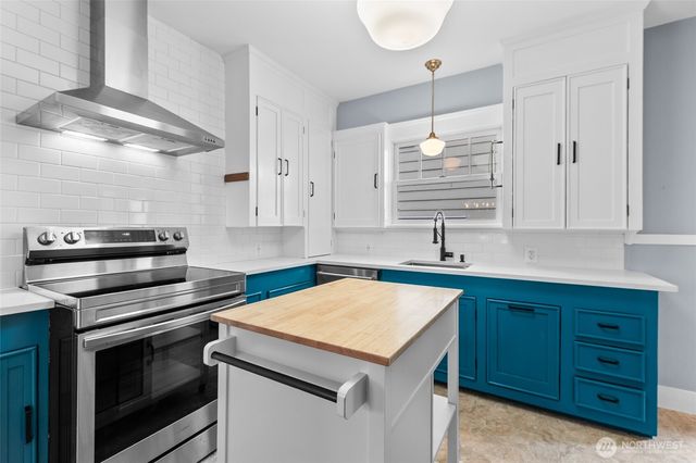 731 N 80th Street, Seattle, WA 98103