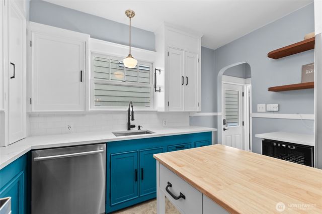 731 N 80th Street, Seattle, WA 98103