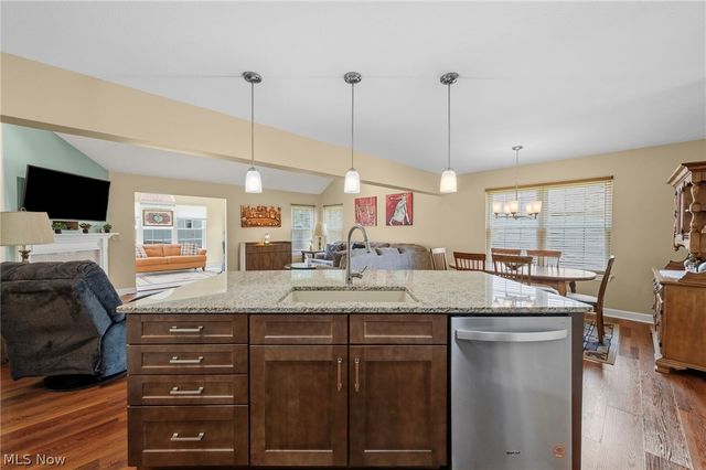 1584 Silver Oak Circle, Twinsburg, OH 44087