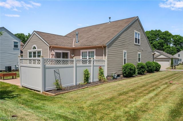 1584 Silver Oak Circle, Twinsburg, OH 44087