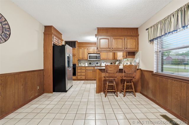 8944 E 116th Street S, Bixby, OK 74008