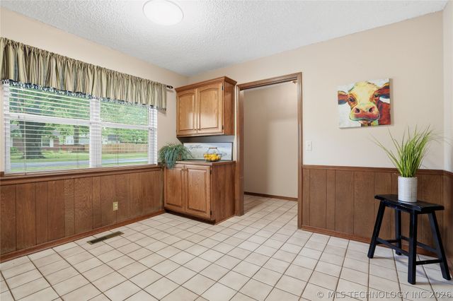 8944 E 116th Street S, Bixby, OK 74008