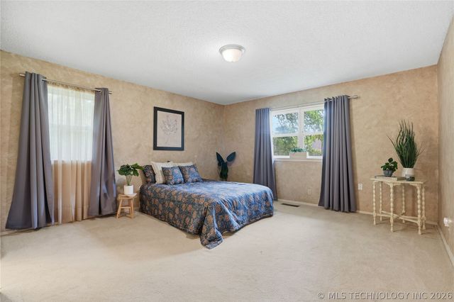 8944 E 116th Street S, Bixby, OK 74008