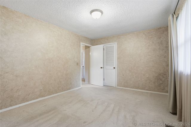 8944 E 116th Street S, Bixby, OK 74008