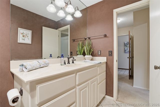 8944 E 116th Street S, Bixby, OK 74008