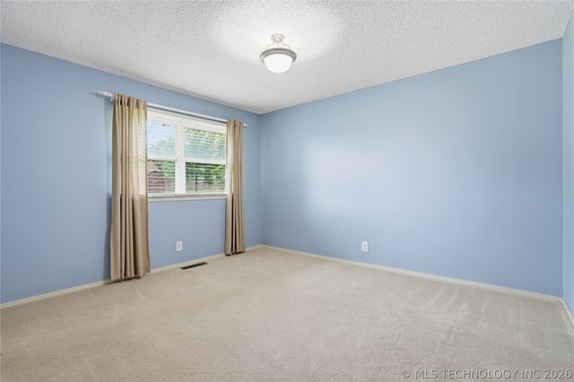 8944 E 116th Street S, Bixby, OK 74008