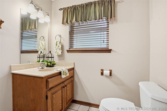 8944 E 116th Street S, Bixby, OK 74008