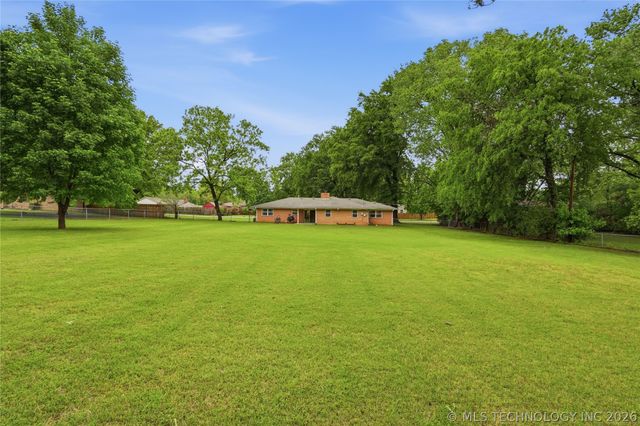 8944 E 116th Street S, Bixby, OK 74008