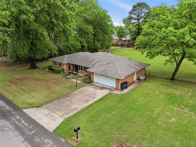 8944 E 116th Street S, Bixby, OK 74008