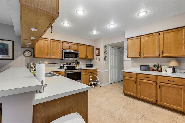 406 STERLING LAKE DR, Ocoee, FL 34761