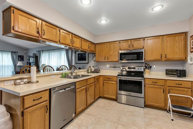 406 STERLING LAKE DR, Ocoee, FL 34761