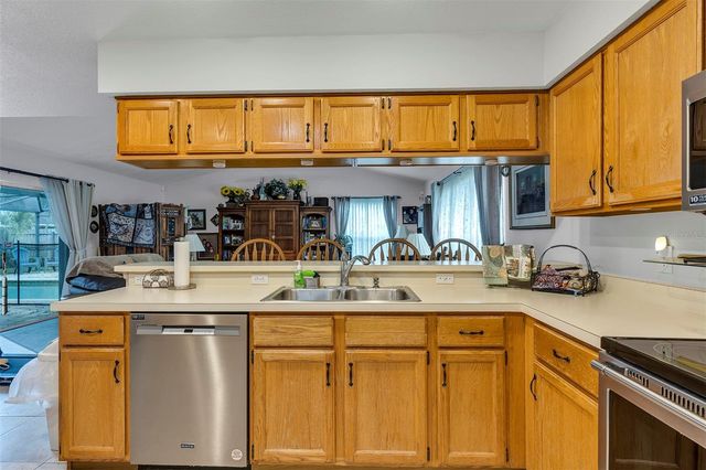 406 STERLING LAKE DR, Ocoee, FL 34761