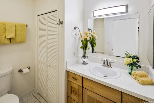 355 Aoloa Street E202, Kailua, HI 96734
