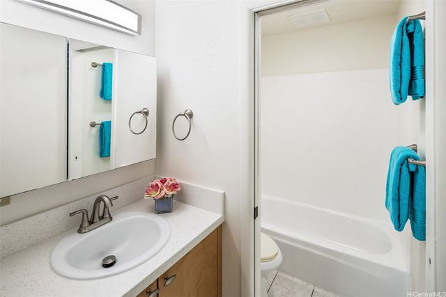 355 Aoloa Street E202, Kailua, HI 96734