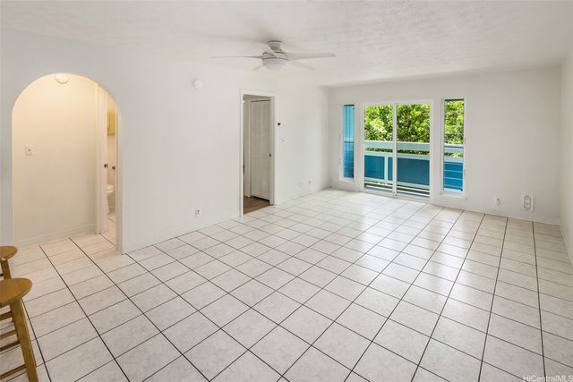 355 Aoloa Street E202, Kailua, HI 96734