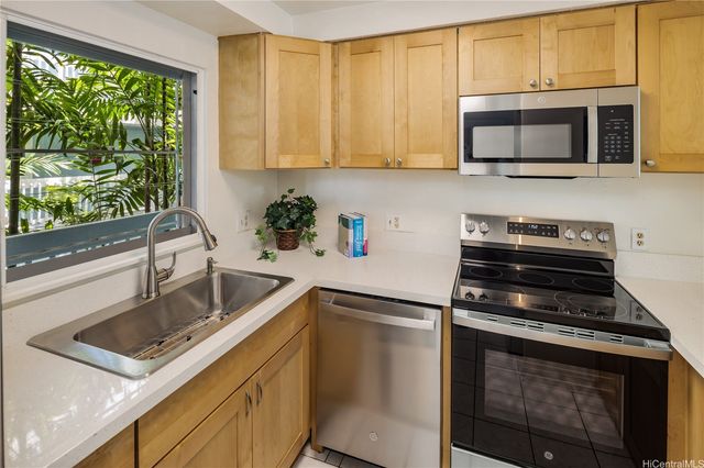 355 Aoloa Street E202, Kailua, HI 96734